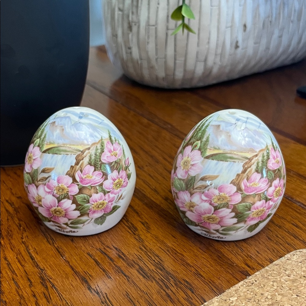 Vintage Sanford Fine bone china Alberta Egg Floral Salt and Pepper Shakers